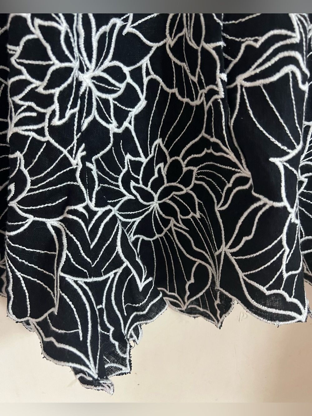 Anthropologie The Somerset Embroidered Linen Cotton Shorts in Black/White Size S - Picture 5 of 13